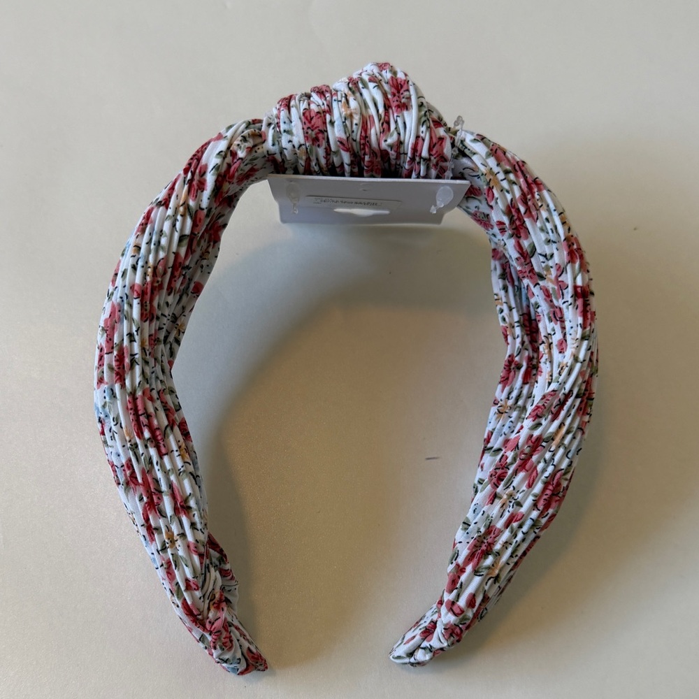 Floral pleated headband